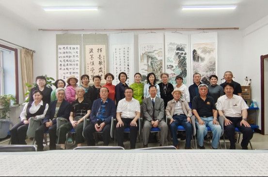 献礼建党百年丨传承红色基因 喜迎建党百年——吉大一院离退休职工开展书画摄影展活动(图1)