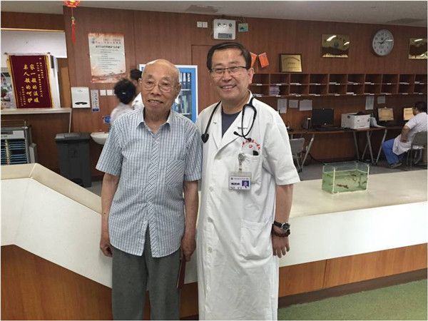 不断突破年龄限制,为更多的高龄食道癌患者带去福音,正是胸外科崔有斌