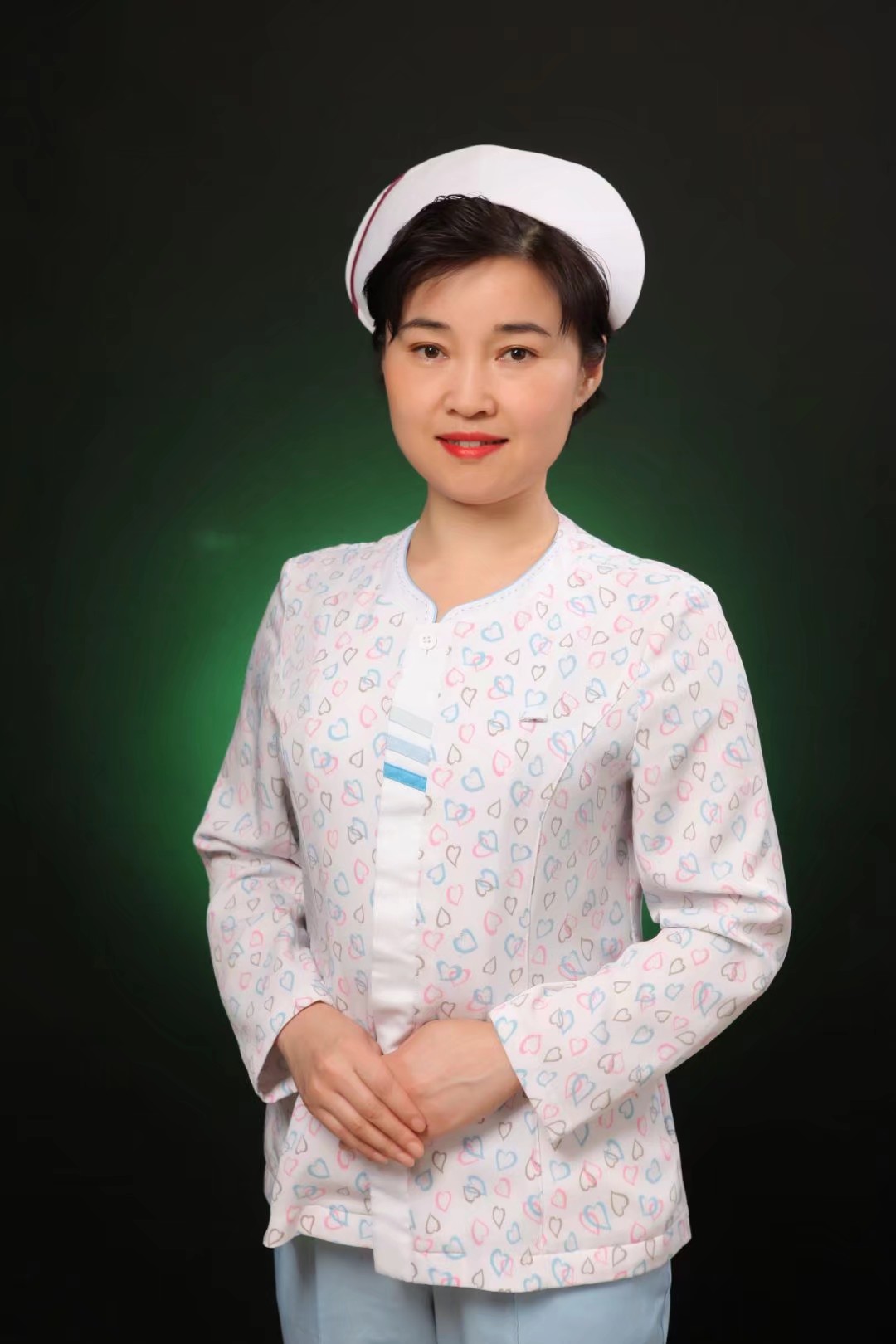 吉林大学第一医院神经内科副护士长,副主任护师,硕士生导师,专业方向