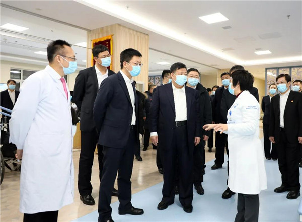 吉林大学党委书记姜治莹一行到吉林大学第一医院梅河医院考察调研