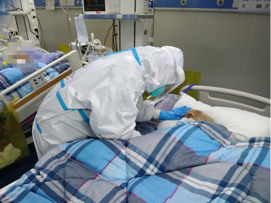 88岁新冠肺炎患者在吉大一院驻守的长春市传染病医院治愈出院