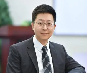 医心筑梦(1)|吉大一院名师团队走进东师附中——肝移植专家吕国悦教授首讲《医者荣耀与使命》(图1) 医心筑梦(1)|吉大一院名师团队走进东师附中——肝移植专家吕国悦教授首讲《医者荣耀与使命》(图1)